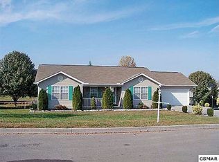 1620 Country Meadows Dr, Sevierville, TN 37862