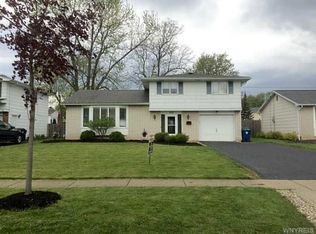 452 Shetland Dr, Williamsville, NY 14221