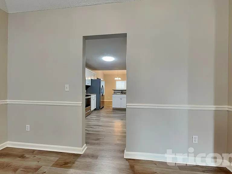 496 Birchwood Dr — Photo 4