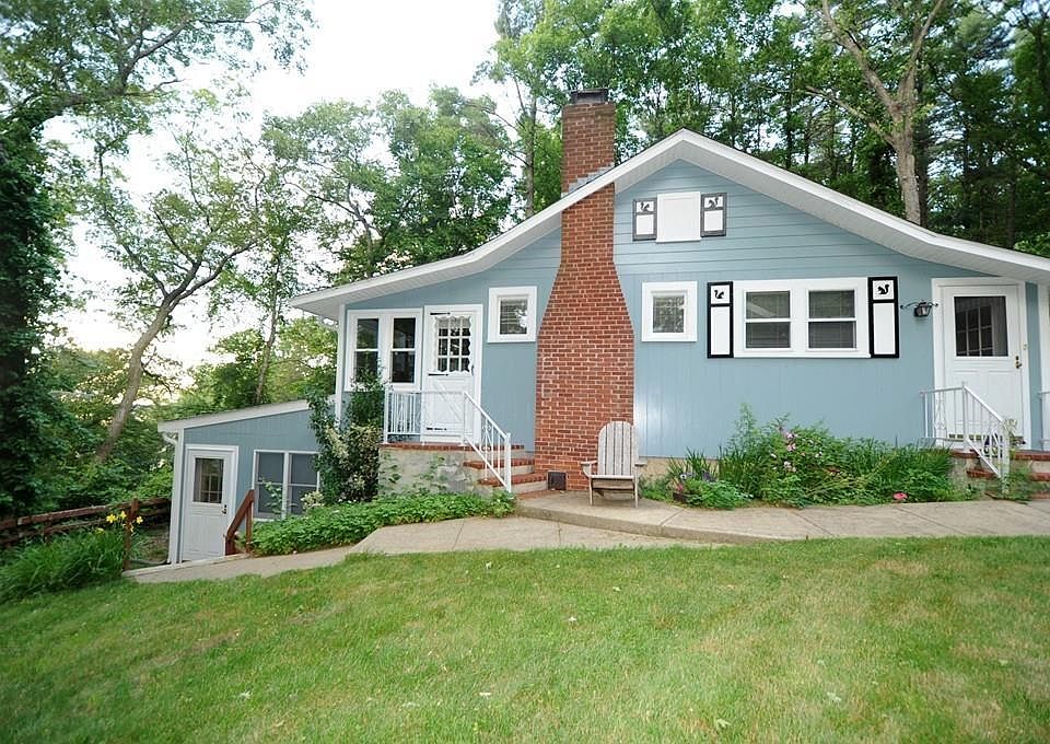 1st image of 219 Cedar Dr
