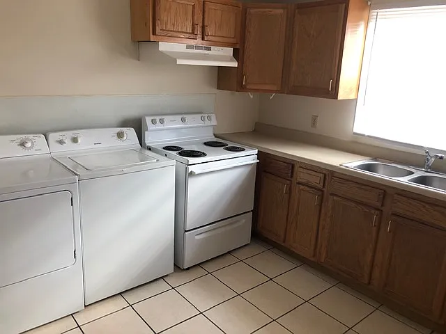 2 bed, $795 — Photo 3