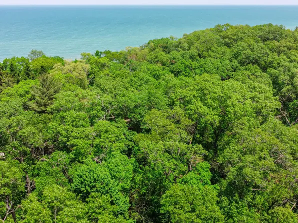 9 S Beach Ave, Beverly Shores, IN 46301