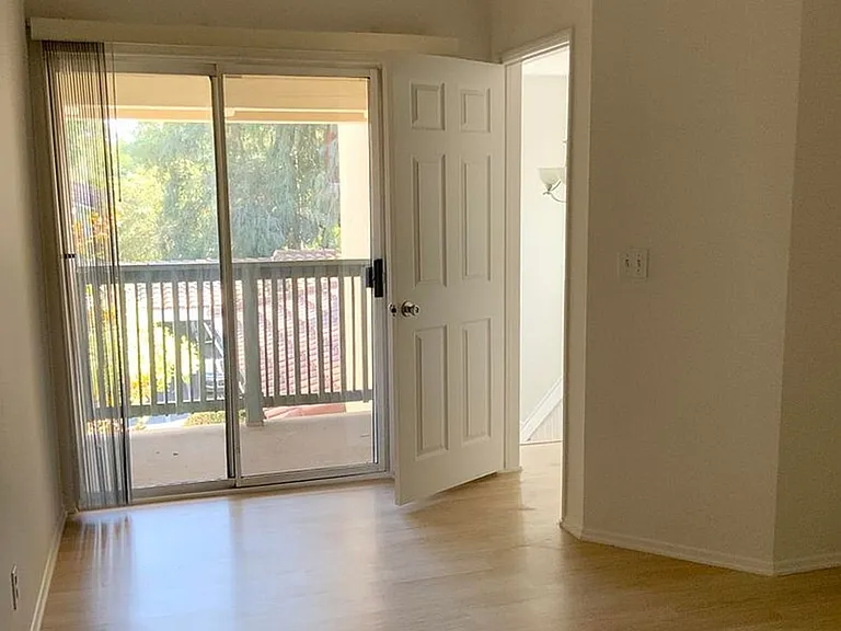 5473 Spanish Oak Ln #B — Photo 21
