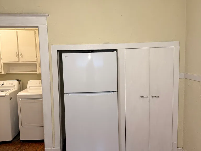 2100 University Cir — Photo 10