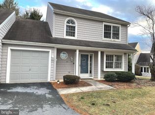 241 Crescent Dr, Hershey, PA 17033