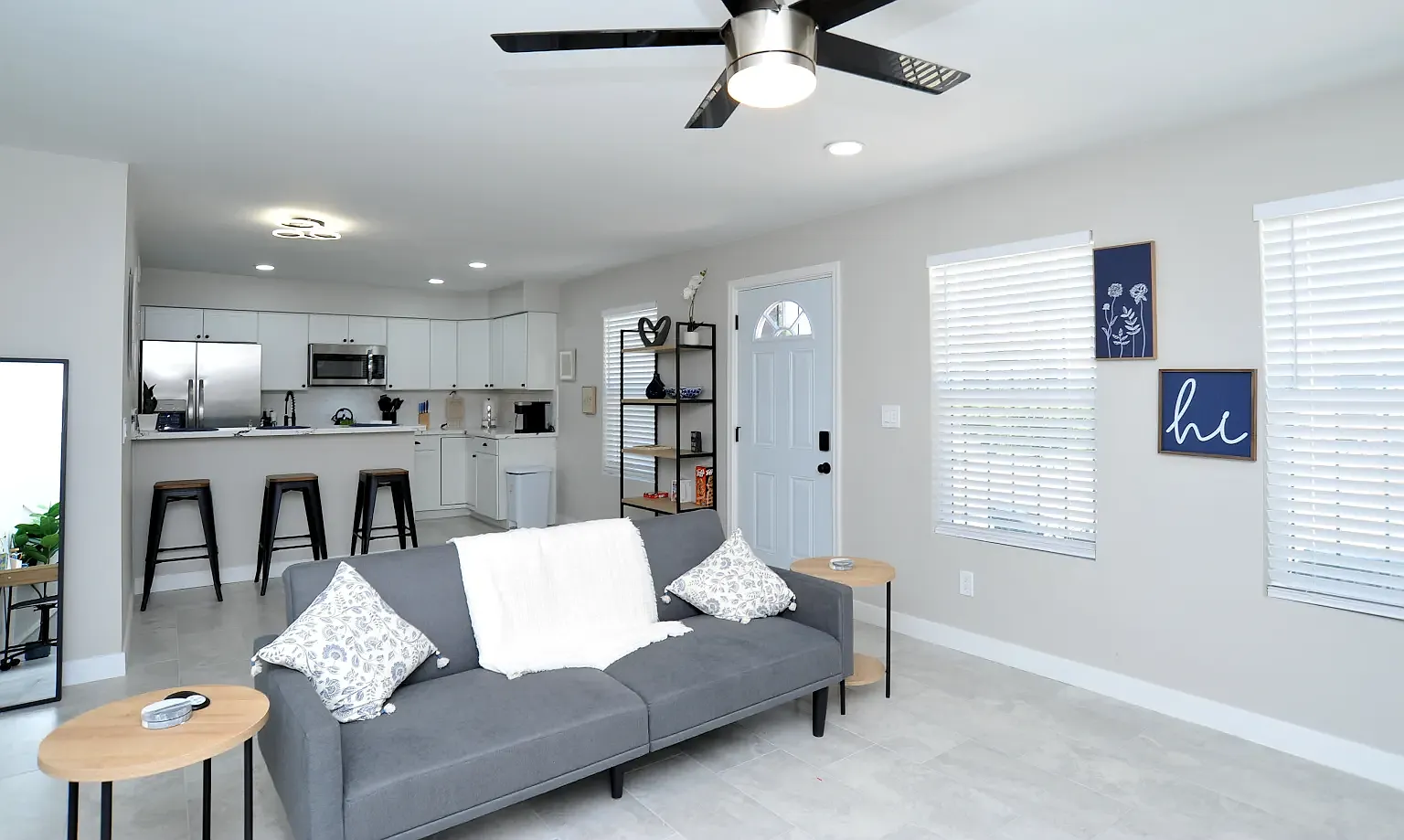 2 bed, 837 sqft, $1,975 — Photo 4