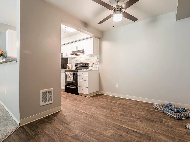 The Stinson Apartment Homes — Photo 12