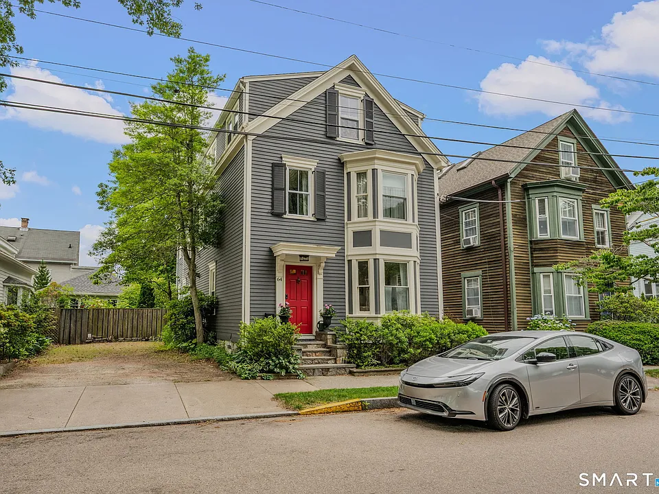 64 Main St #3