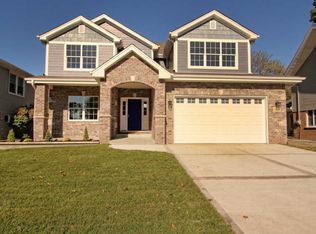 9928 Elm Circle Dr, Oak Lawn, IL 60453