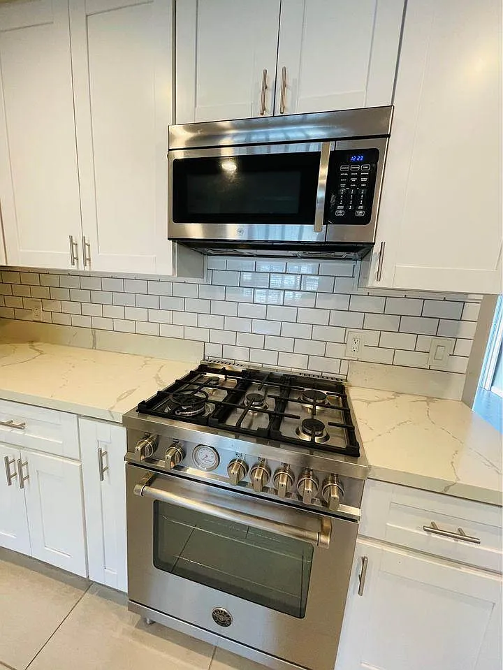 5733 Michael St — Photo 3