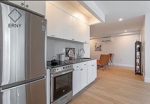 5th image of 290 Linden Blvd #4H