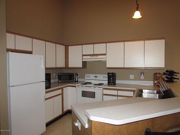 4th image of 5891 Crosswinds Dr Unit 31