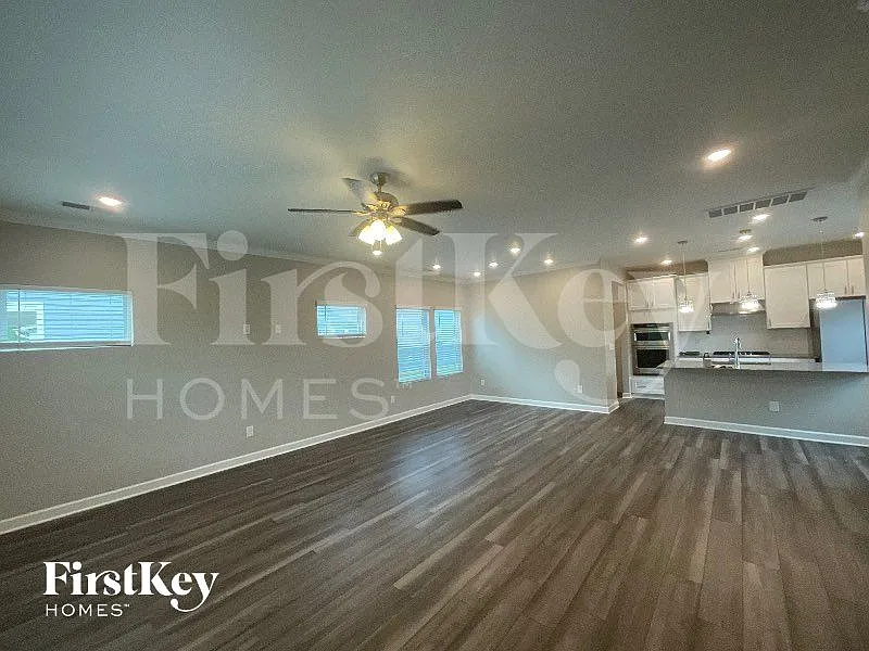 3 bed, 2.5 bath, 1970 sqft, $2,575 — Photo 4