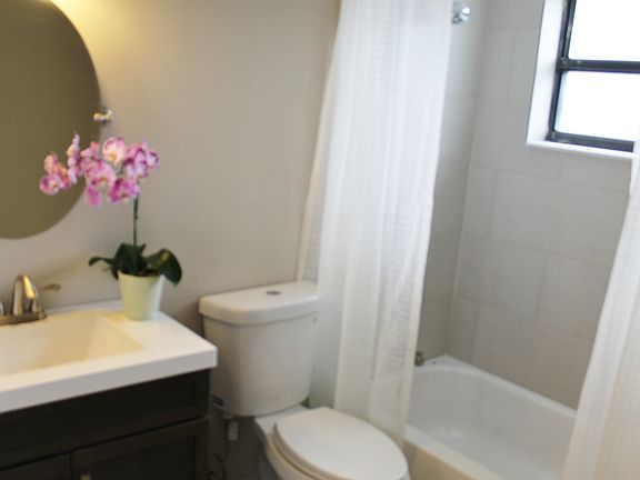 5th image of 244 Sw Essex Drive
