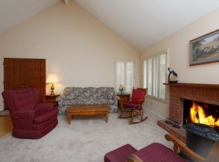 1862 Suntree Ln, Simi Valley, CA 93063