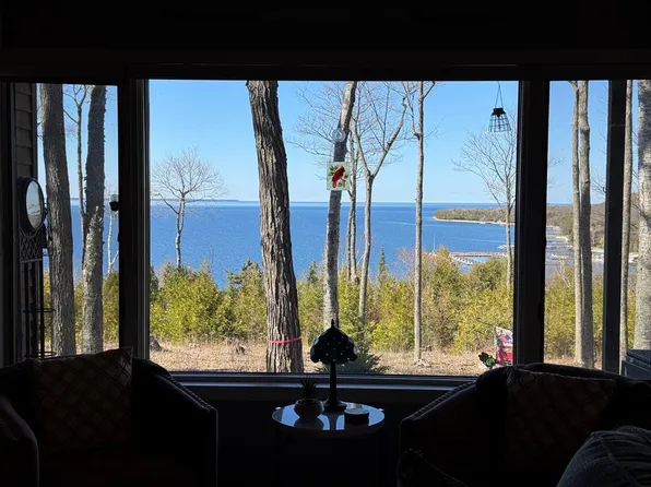 4764 Fox Point Rd Unit 313, Egg Harbor, WI 54209