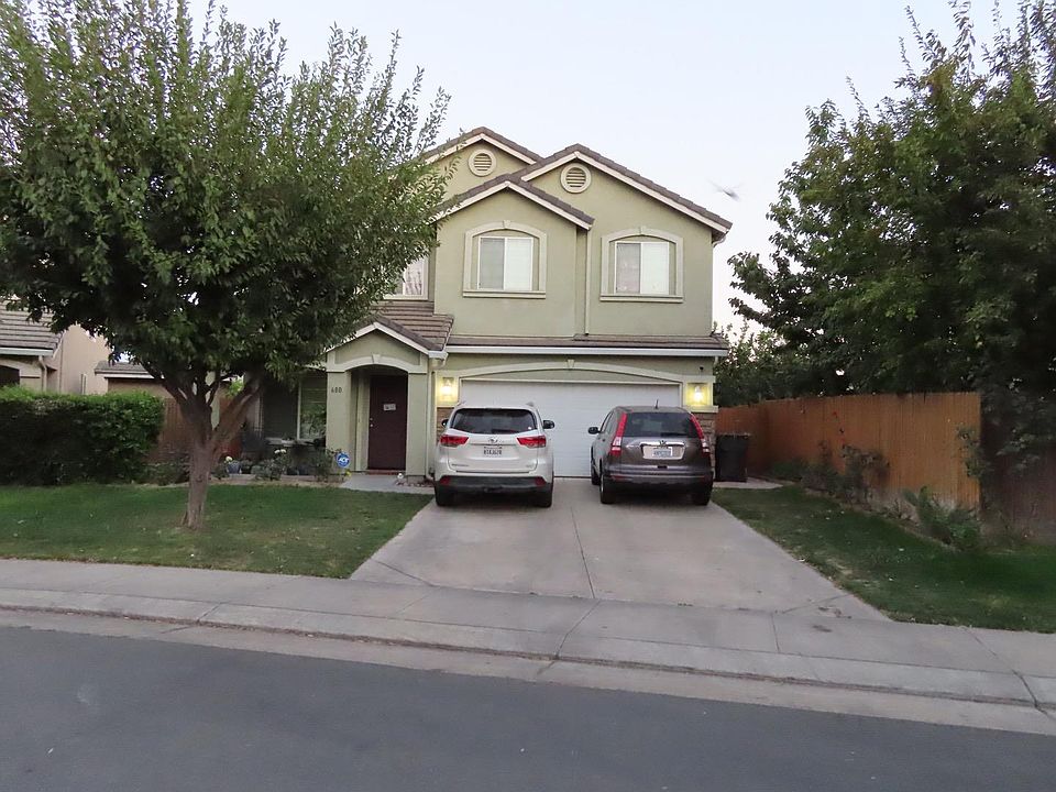 1st image of 680 Queensland Cir