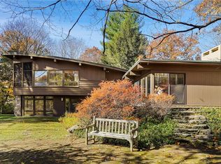 95 Mill River Rd, New York, NY 10590