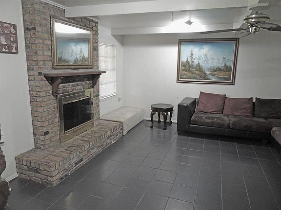 3rd image of 5250 Cambridge Ln