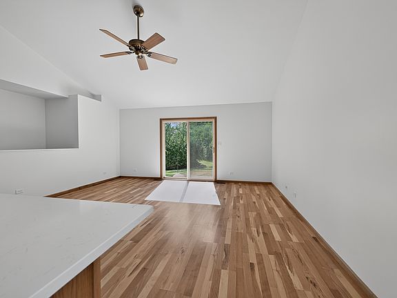 3rd image of 817 Casey Ln