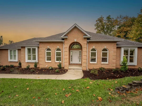 1001 Royal Oaks Dr, Morgantown, WV 26508