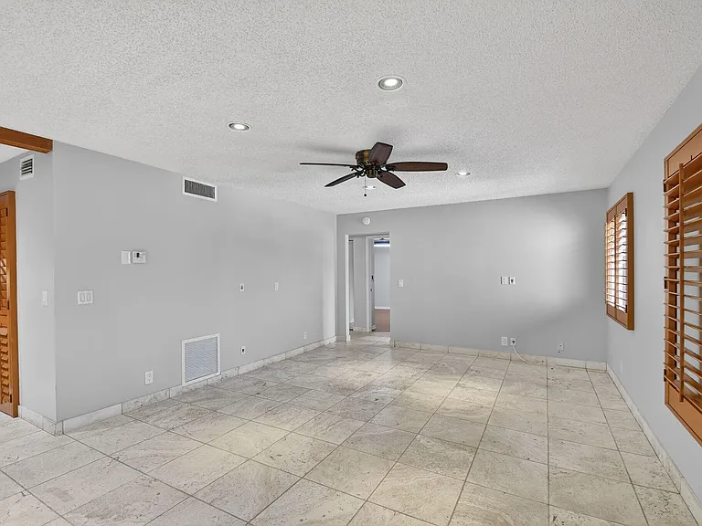 511 Shady Pine Way #D2 — Photo 9
