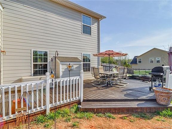 5th image of 3641 English Garden Dr