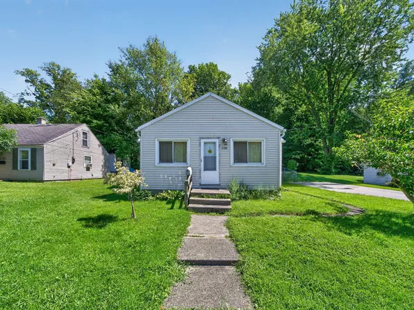 128 N East St, Cassopolis, MI 49031
