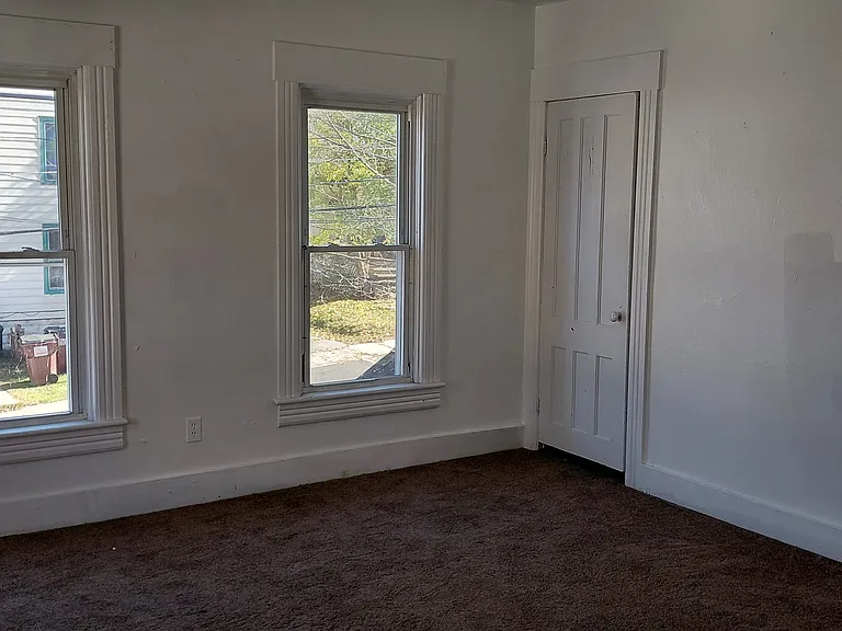 56 Montgomery St #2 — Photo 6