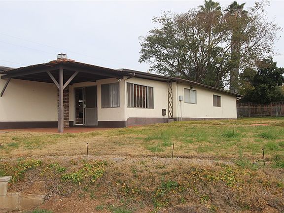 3rd image of 2342 Bautista Ave