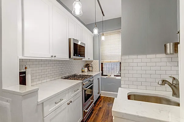 Sold by Compass | media 2