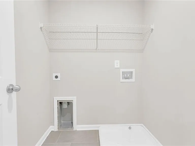 1645 Villageside Ct — Photo 22