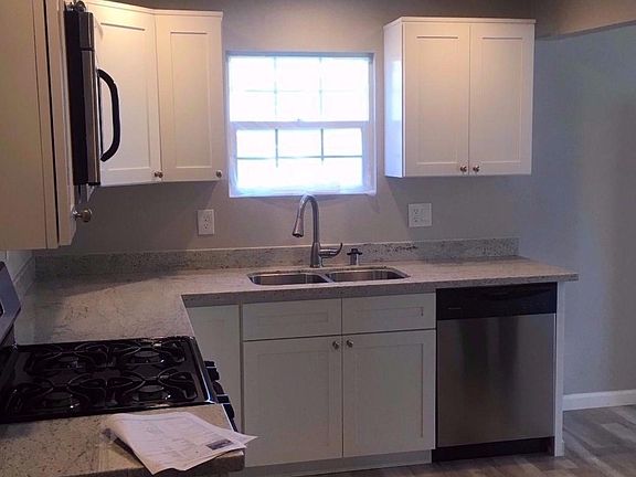 5th image of 2629 Selma St