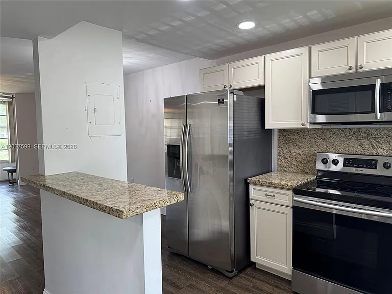 8325 Sunrise Lakes Blvd #103 — Photo 5