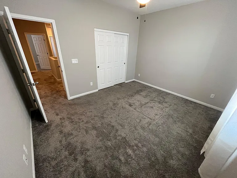 845 E Sunset Rd — Photo 20