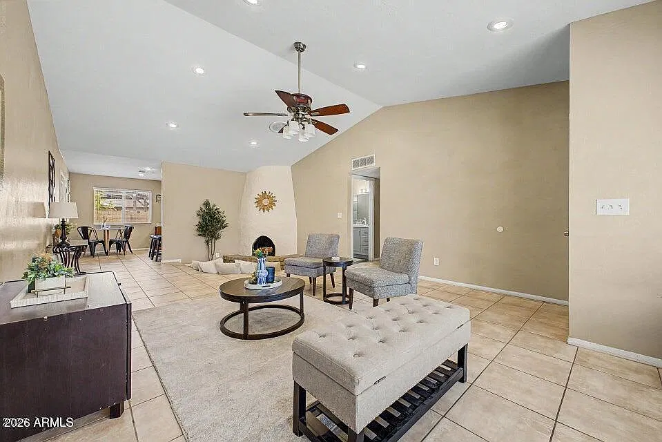3 bed, 2.0 bath, 1443 sqft, $1,895 — Photo 4
