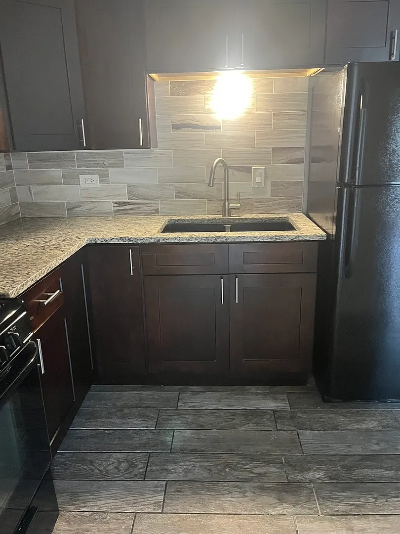 2 bed, 900 sqft, $1,650 — Photo 3