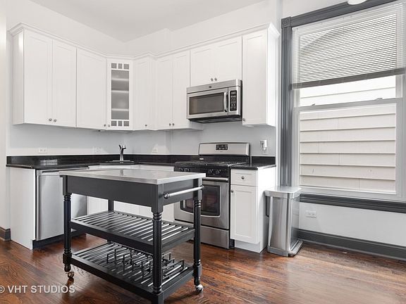 4th image of 2511 W Walton St #2