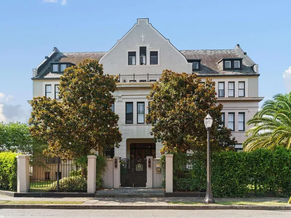 753 Saint Francis St APT 2001B, Mobile, AL 36602