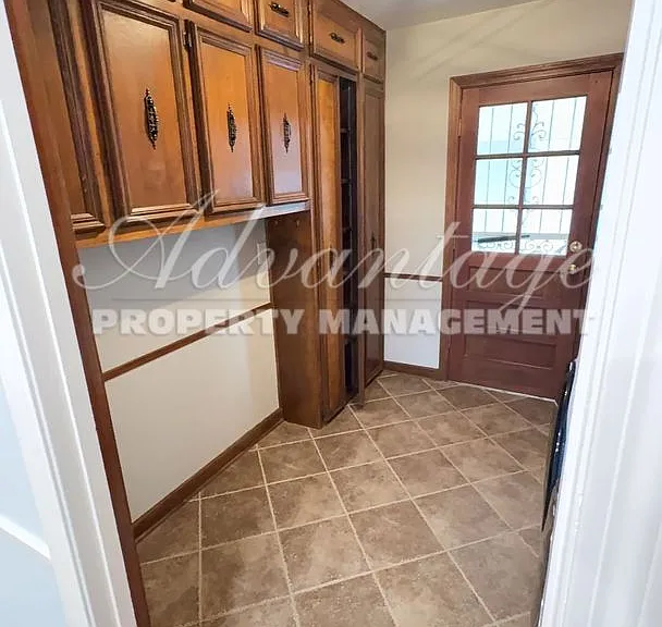7253 Stamford Dr — Photo 20