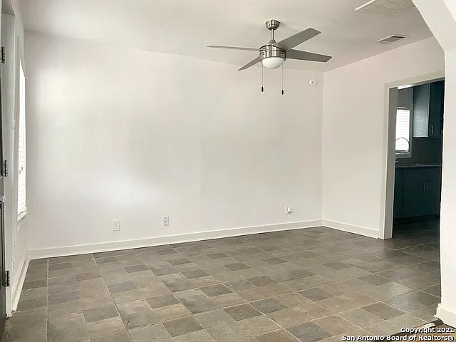 3237 Colima St — Photo 7