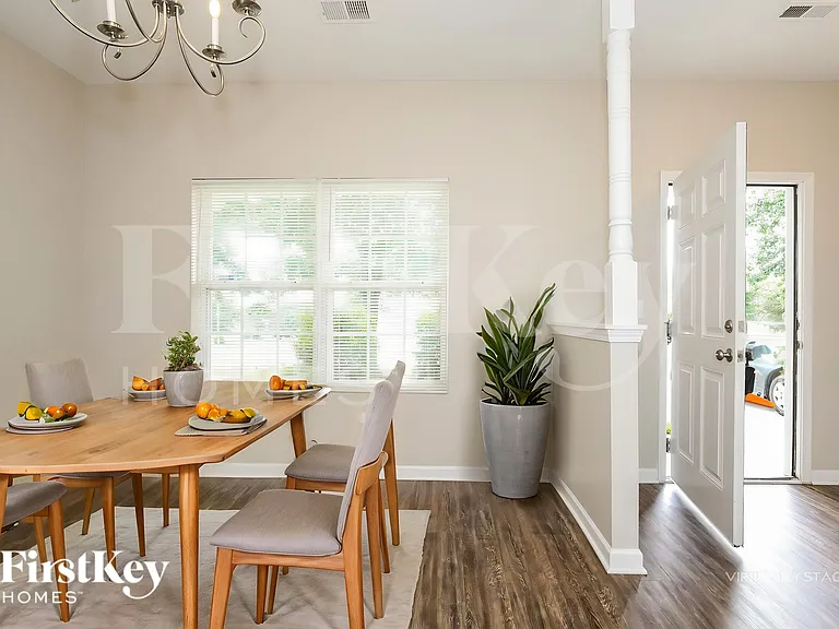 1531 Pecan Ln — Photo 9