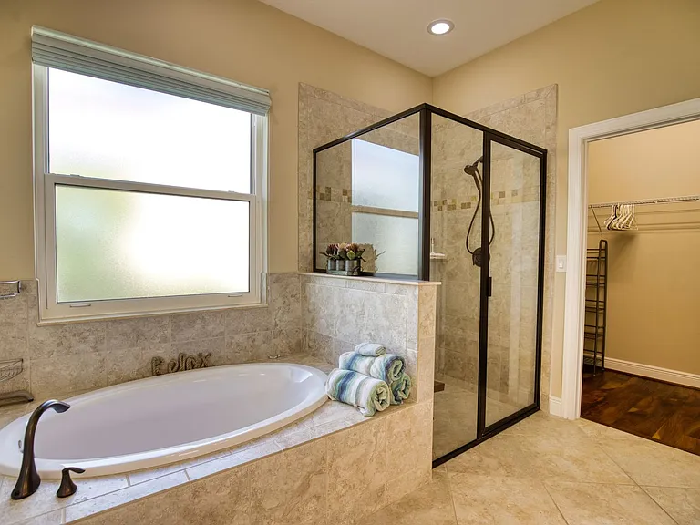 116 Pesaro Dr — Photo 34