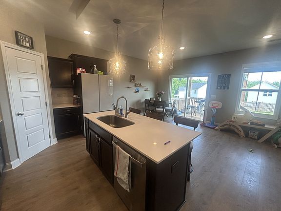 5th image of 427 Mattingly Dr