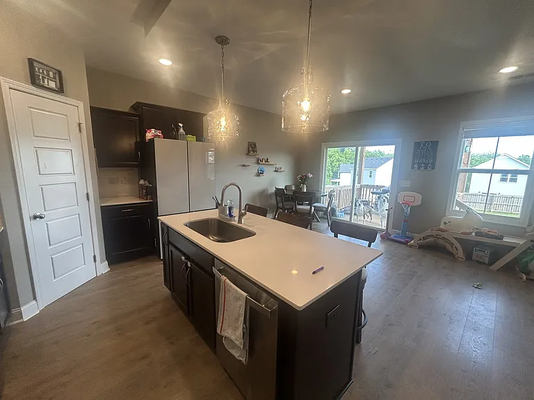 427 Mattingly Dr — Photo 5