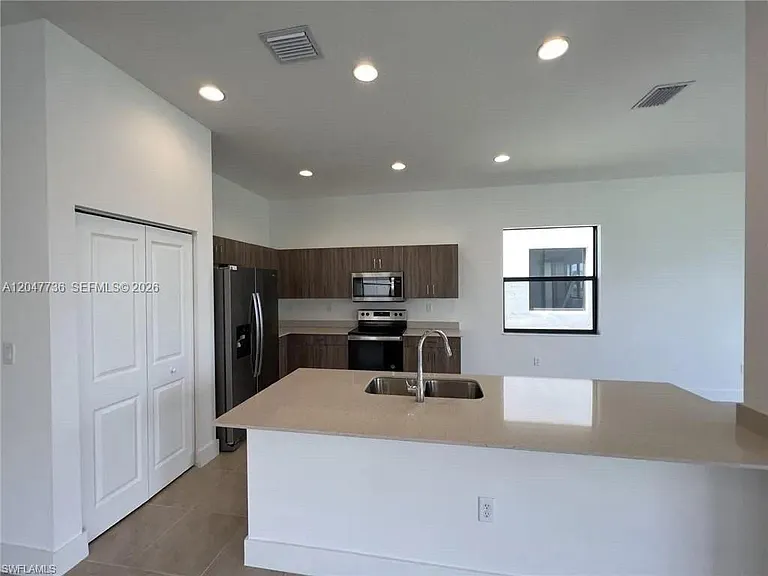 5645 Cerva Ln — Photo 4