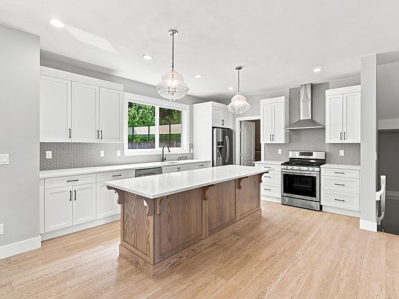 3rd image of 47024 Quarry Rd