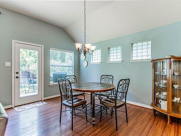 5th image of 1418 Sleepy Hollow Dr