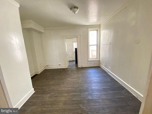 5th image of 2926 N Stillman St