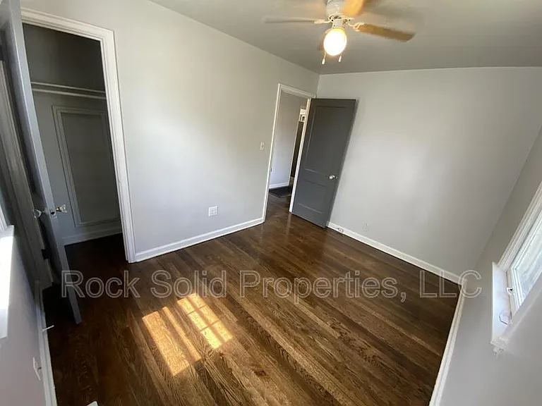 416 E 3rd St — Photo 11